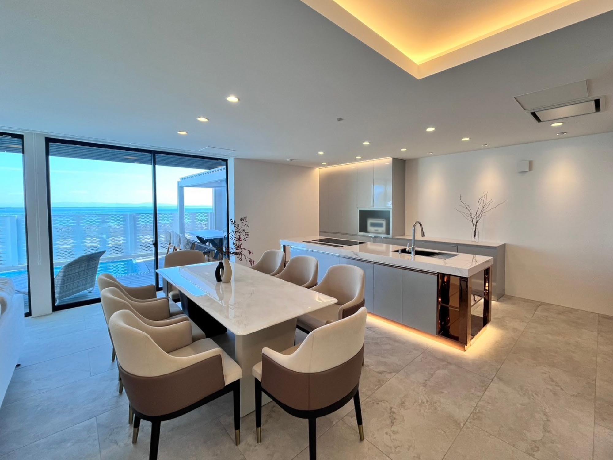 CORAL-RESORT-VILLA-atsuhamaダイニング